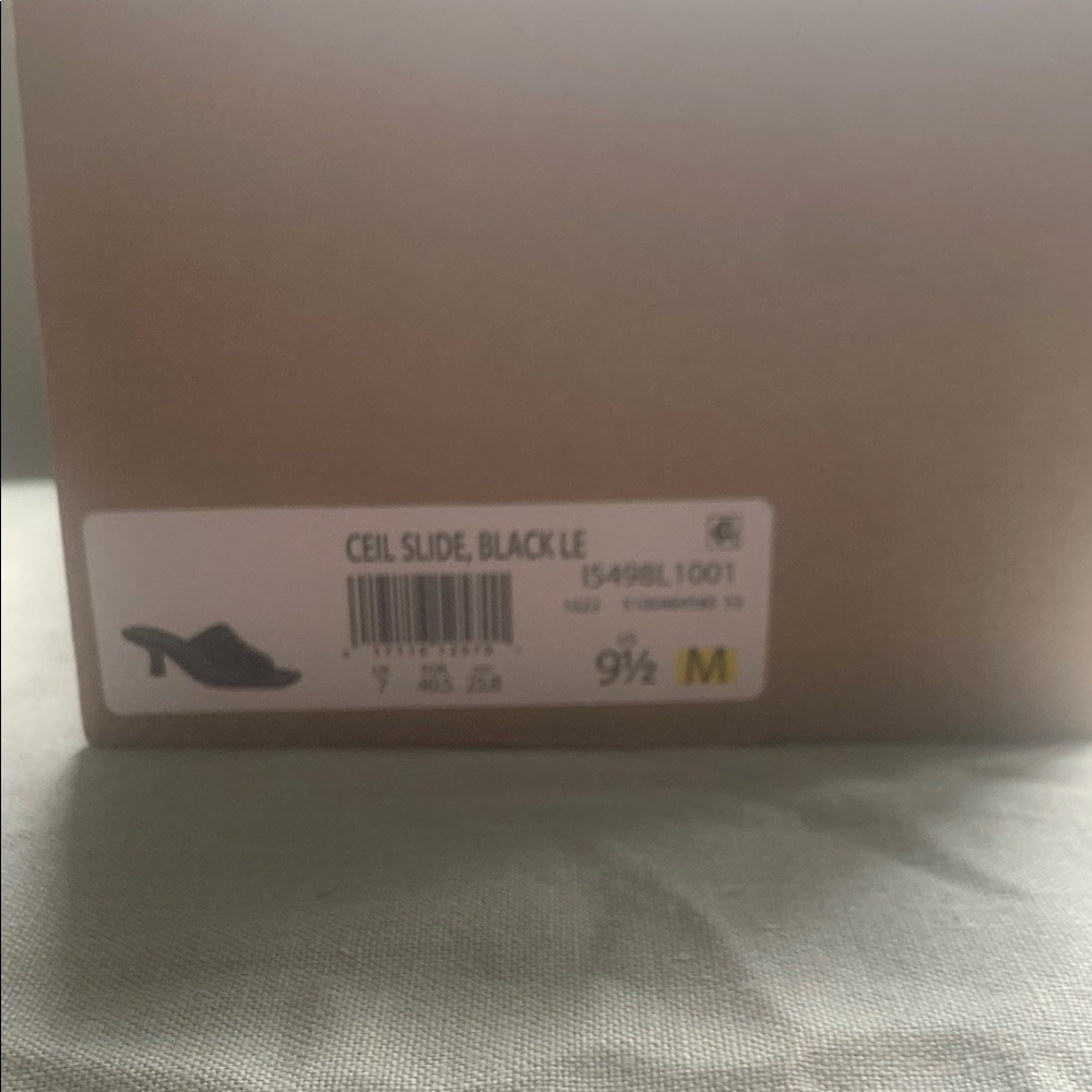 Vince Ceil Bllack Leather Slides Sz 9 1/2 - Picture 4 of 6